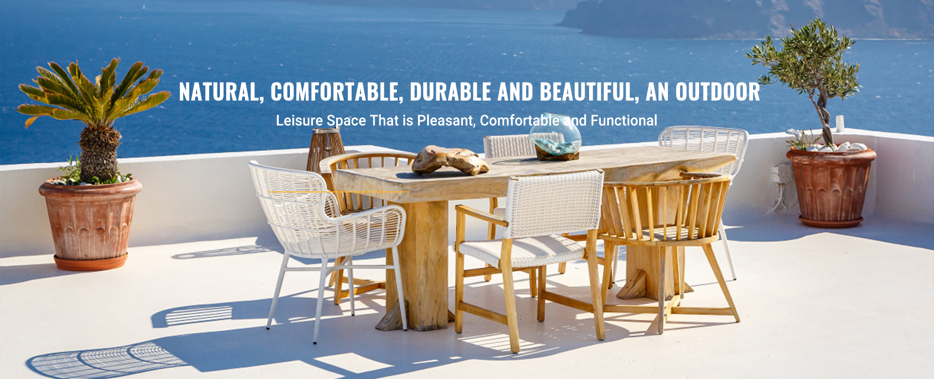 كراسي وطاولات خارجية